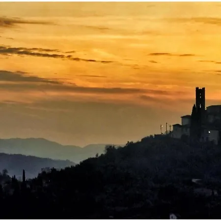 Polla Relax Vicino Lucca Holiday home *